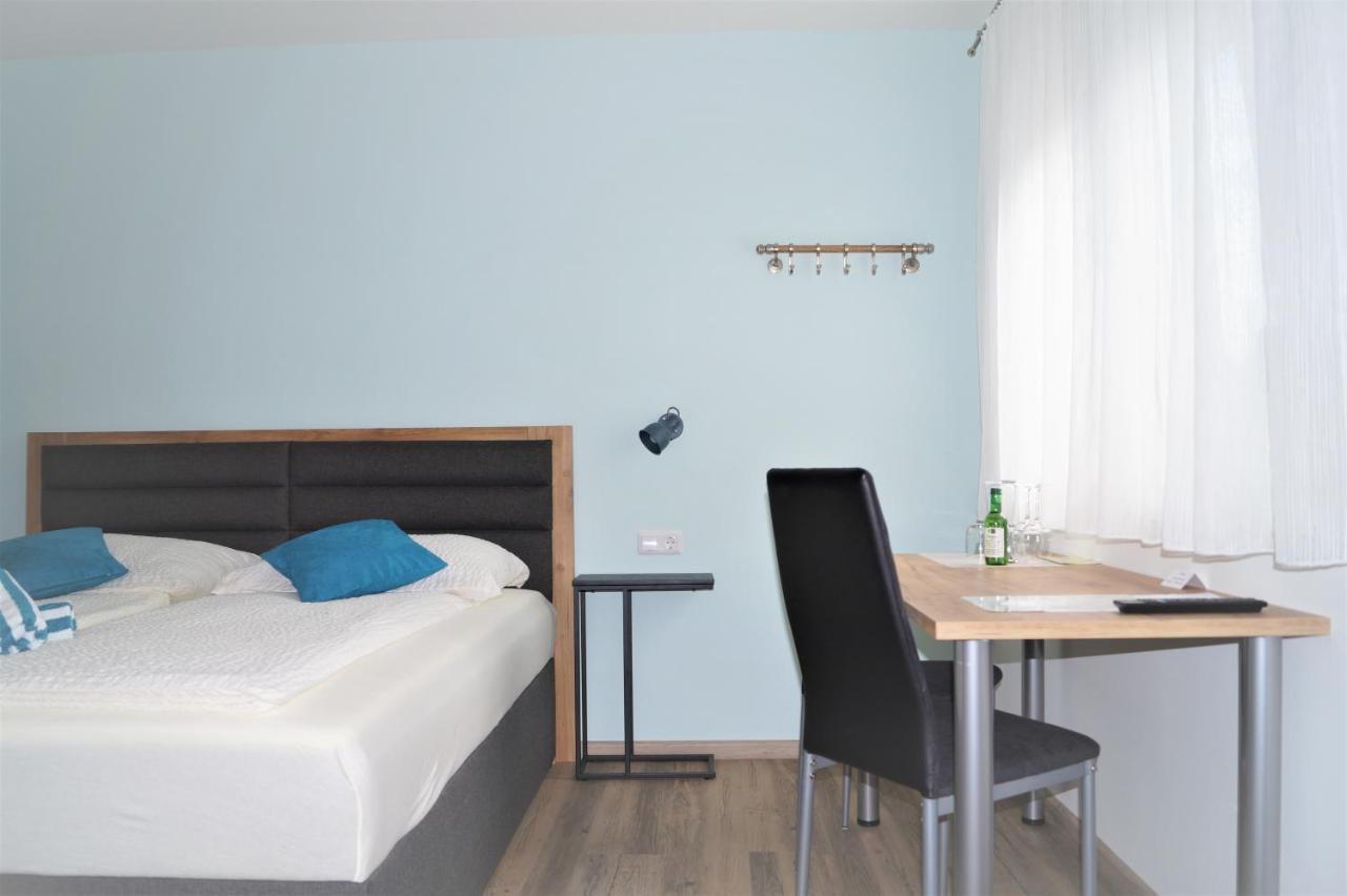 Gaestehaus Gisch Sandra Podersdorf am See Exterior photo